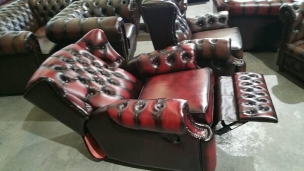 PREMIER RECLINER - Classic Chesterfield
