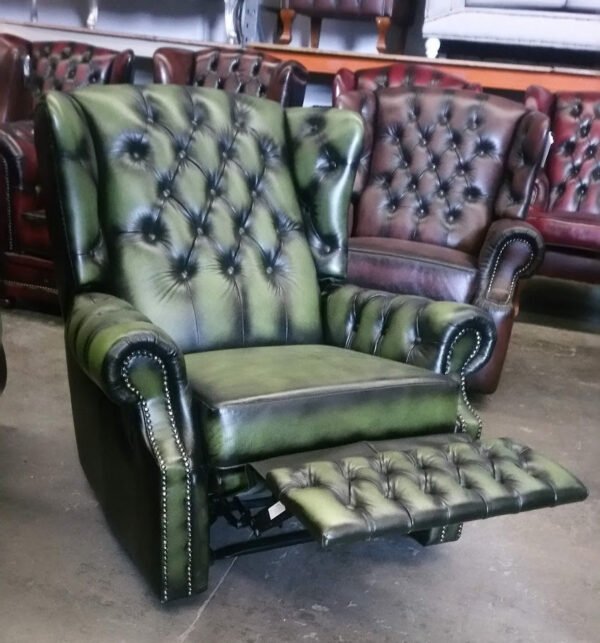 PREMIER RECLINER - Classic Chesterfield
