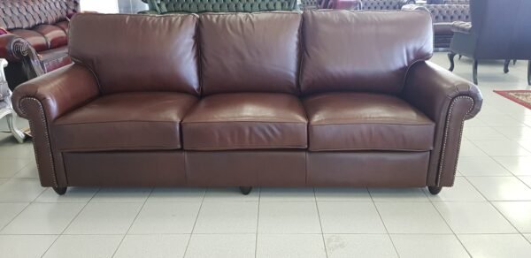 MADISON SOFA - Classic Chesterfield
