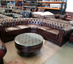 VICTORIA CORNER CHESTERFIELD - Classic Chesterfield