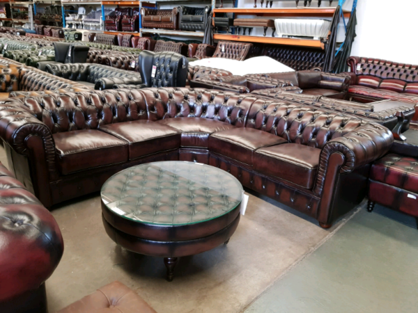 VICTORIA CORNER CHESTERFIELD - Classic Chesterfield