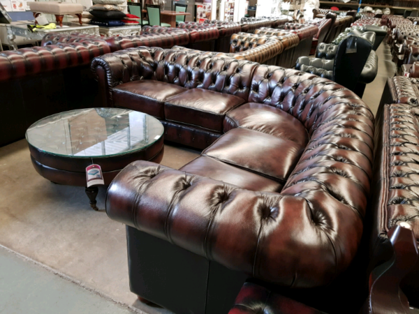 VICTORIA CORNER CHESTERFIELD - Classic Chesterfield