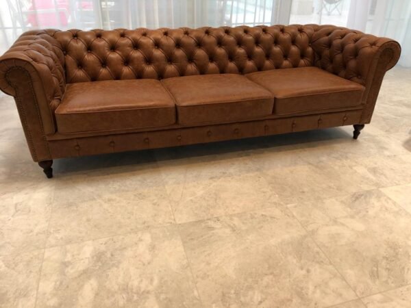 WATERLOO  CHESTERFIELD - Classic Chesterfield