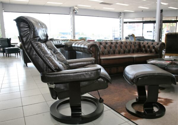 Mourad Chair & Ottoman - Classic Chesterfield