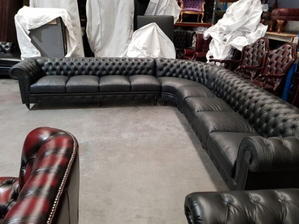 WATERLOO CORNER CHESTERFIELD - Classic Chesterfield